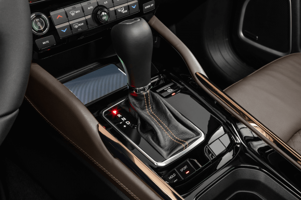 Jeep_Commander_Overland_Flex_0060-600x400