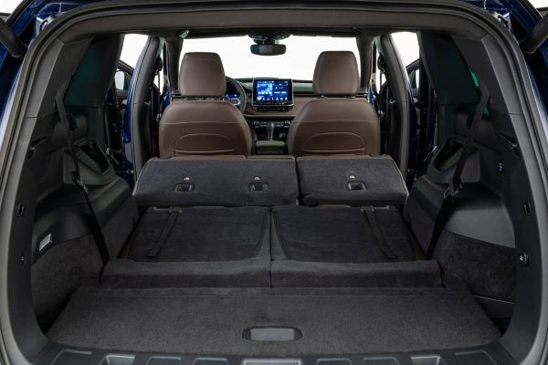 Jeep_Commander_Overland_flex_0039-600x400