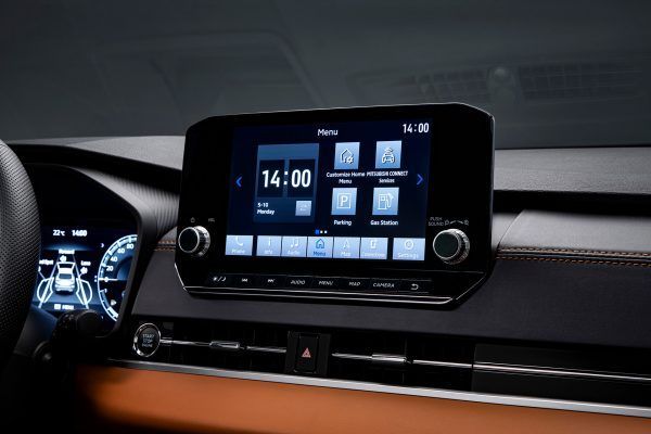 22MY_OL_LHD_FT_CenterDisplay-600x400
