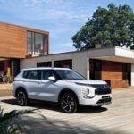 22MY_OL_LHD_MV_Exterior-b_Home_without_models