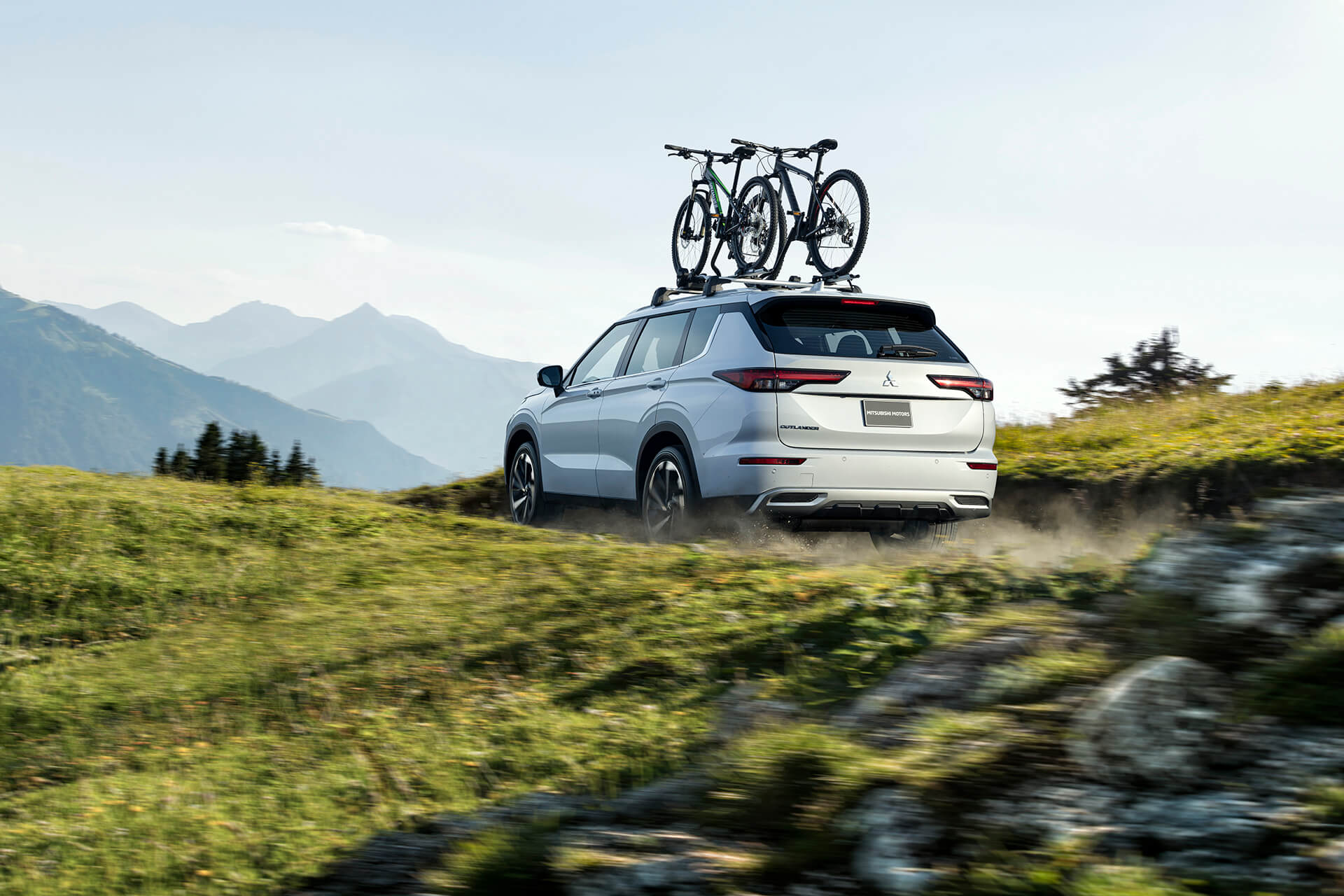 22MY_OL_LHD_MV_Exterior-c_Gravel