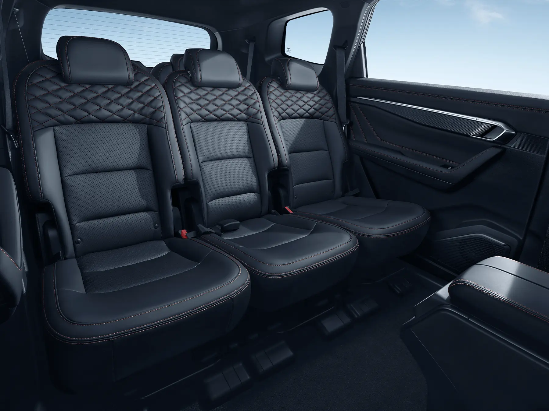 GEELY_OKAVANGO_AMPLIO_ESPACIO-1