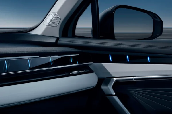 GEELY_STARRAY_LUZ_INTERIOR-600x400