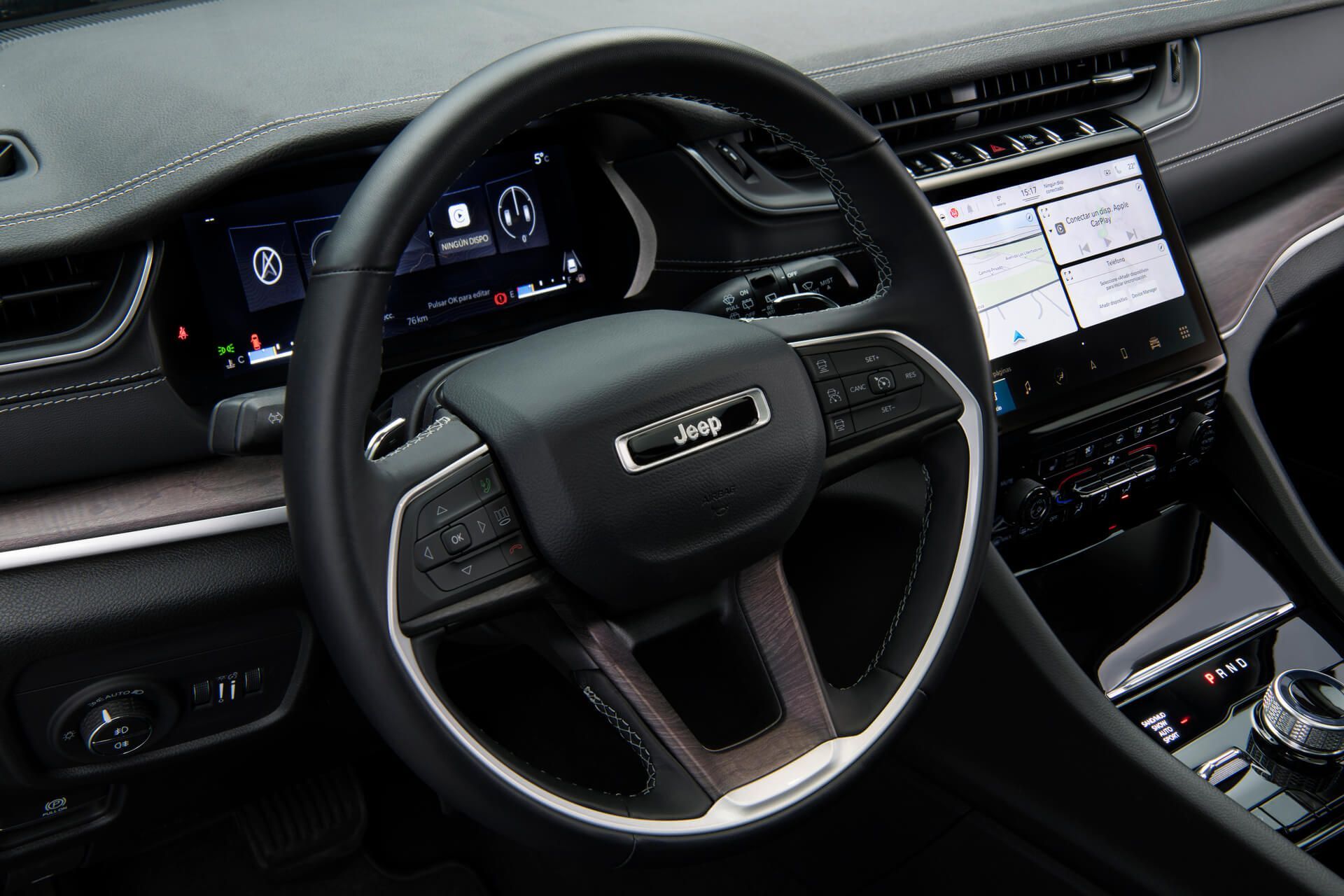 Jeep-Grand-Cherokee-INT_2