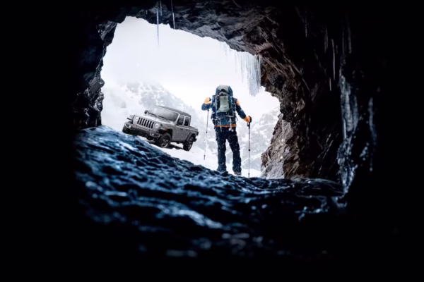 MY23-Gladiator-Interior-Hero-Cold-Weather-Desktop.jpg.img_.1440-600x400