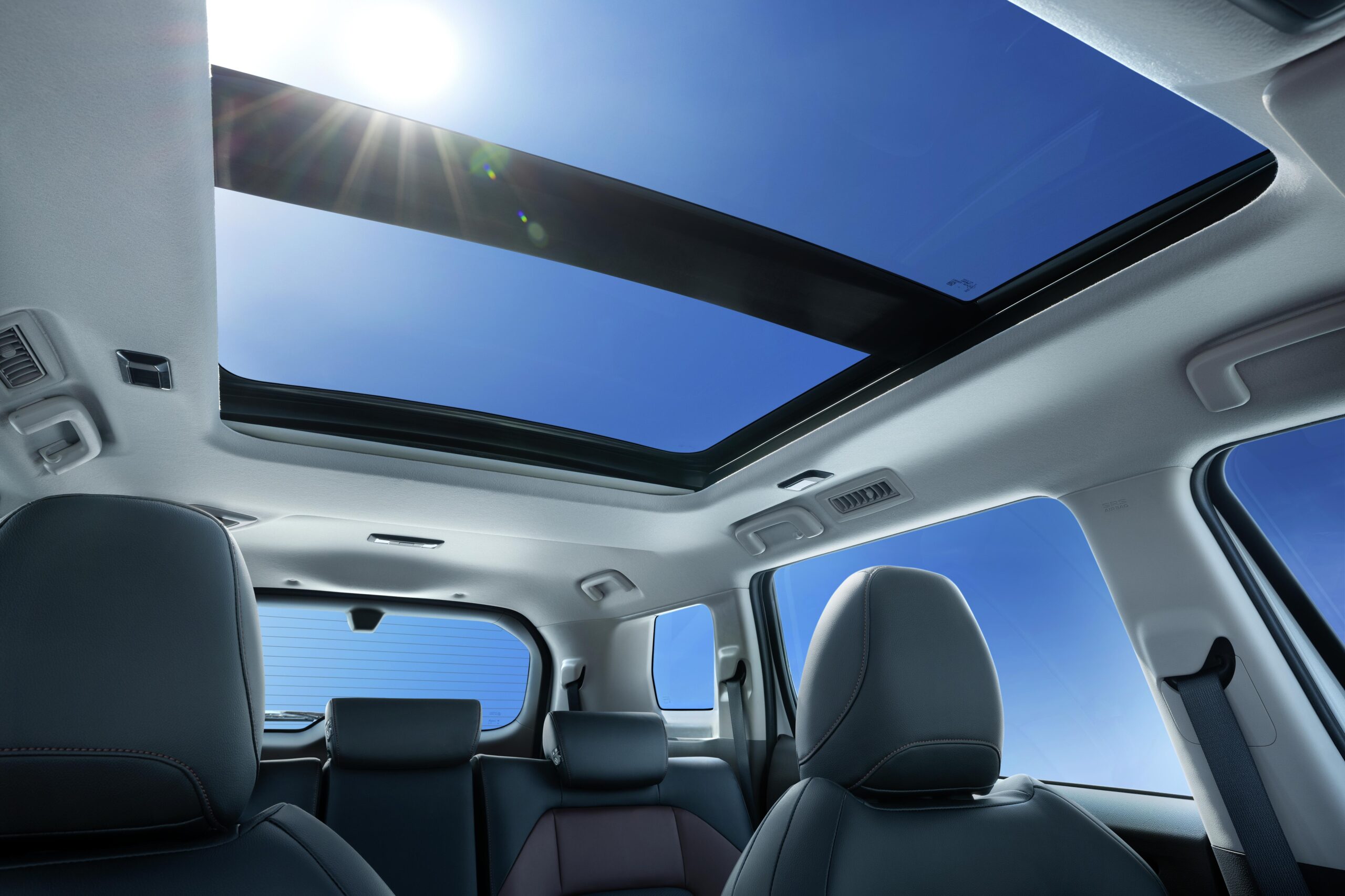 Copia de 26MY_DST_LHD_MV_Sunroof_Mid-Resolution_custom-proxy