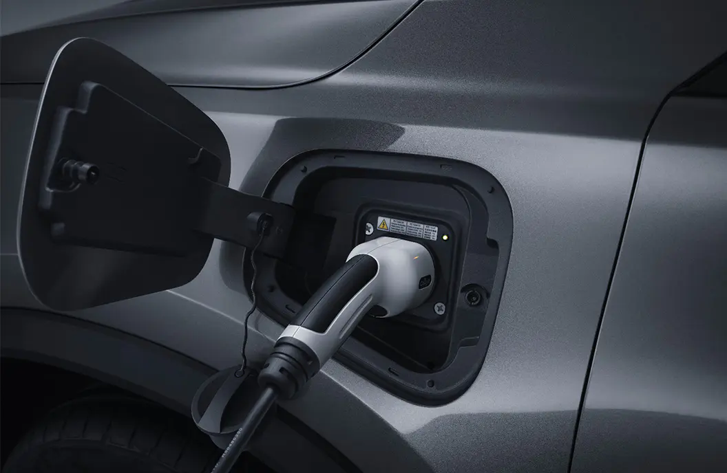 T8PM-PHEV-INT-01